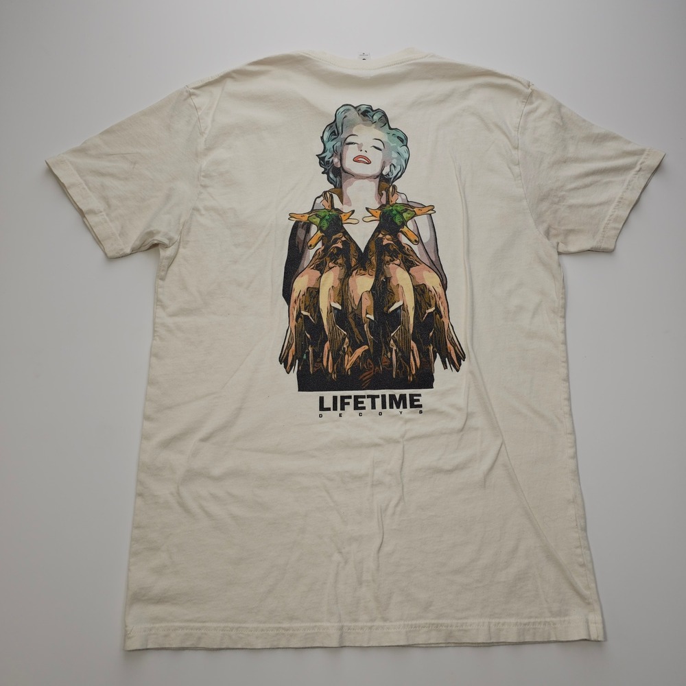 Lifetime Decoys Marilyn Monroe Duck Graphic‎ Pocket T-Shirt Mens Medium Cream